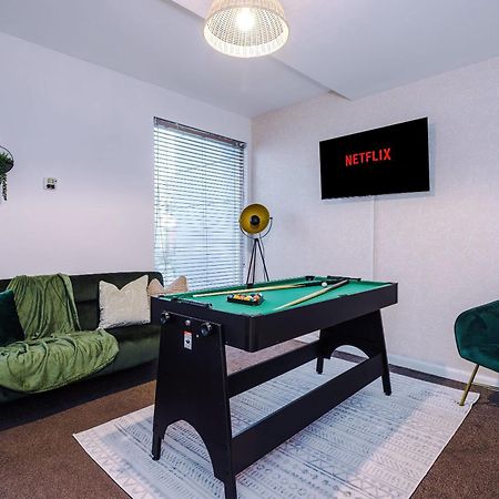Rest&Recharge At A Spacious Townhouse By The Etihad Villa Mánchester Exterior foto