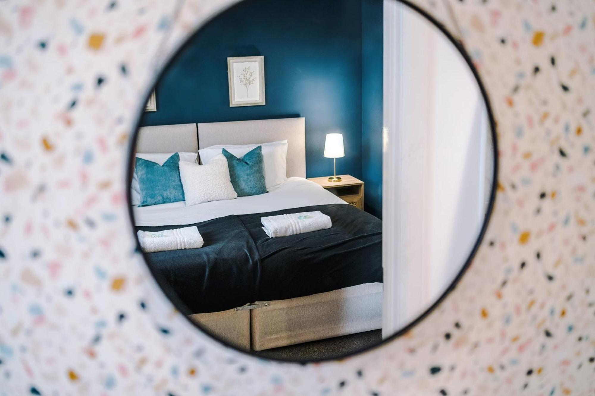 Rest&Recharge At A Spacious Townhouse By The Etihad Villa Mánchester Exterior foto