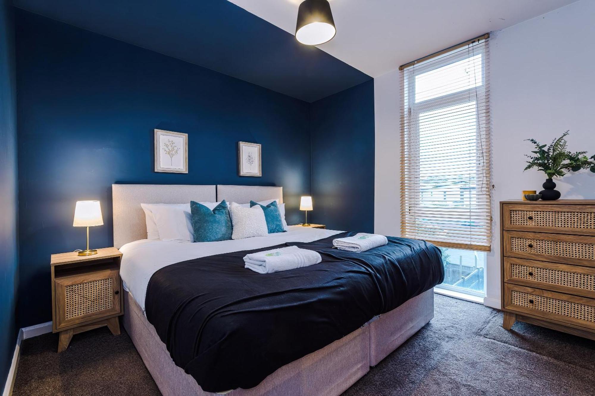 Rest&Recharge At A Spacious Townhouse By The Etihad Villa Mánchester Exterior foto