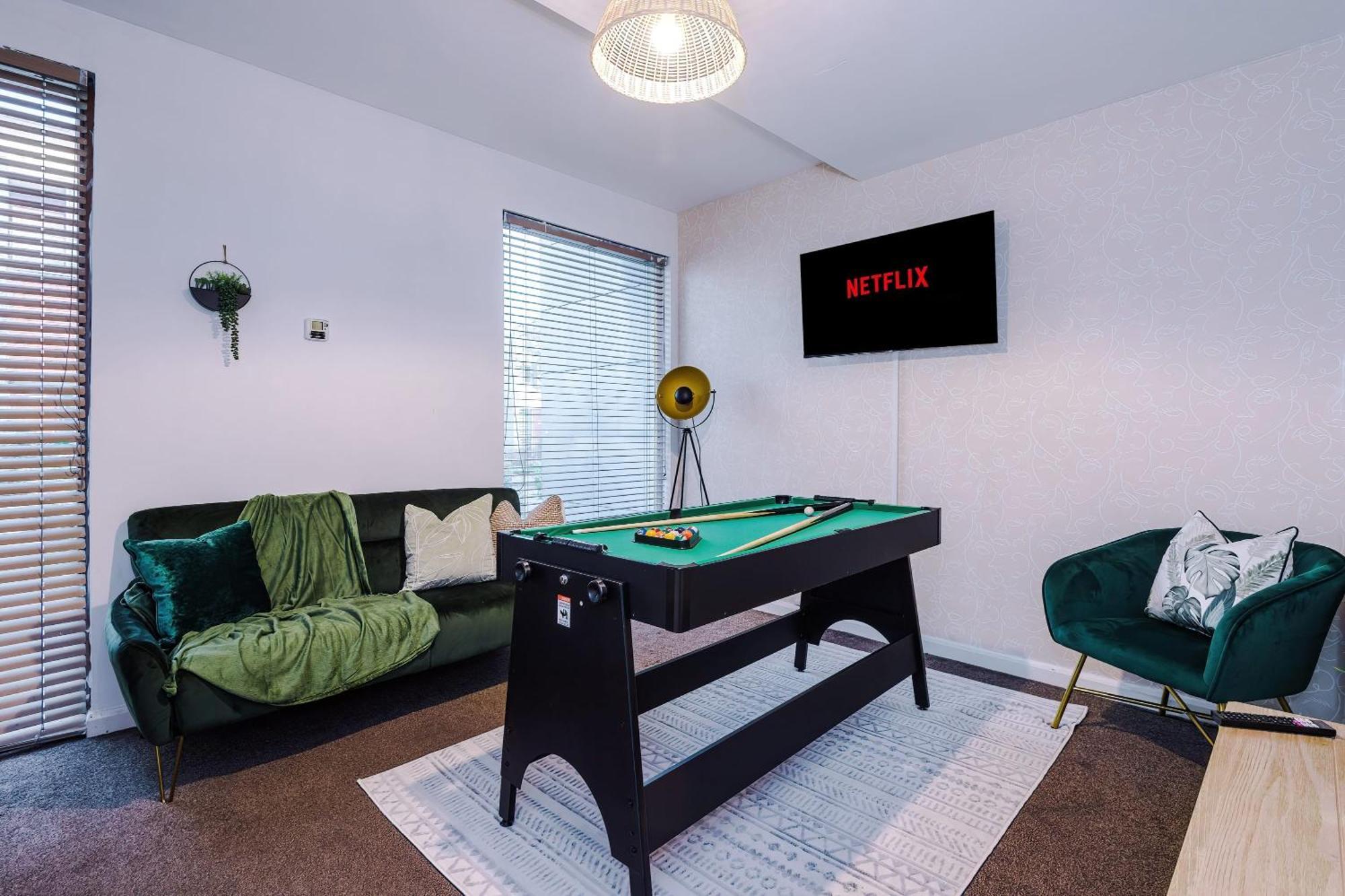 Rest&Recharge At A Spacious Townhouse By The Etihad Villa Mánchester Exterior foto